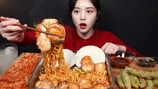 SUB)얼큰칼칼한 진짬뽕라면에 대왕가리비 왕창 넣어서 먹방!🍜🔥(ft.추어튀김) Jjambbong ramyeon Mukbang Asmr