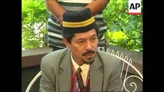 PHILIPPINES: HUGH CROWD GATHERS TO WELCOME MNLF CHAIRMAN MISUARI