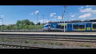 Le 7 mai en gare de Vendenheim à 12h26 avec le passage d'un Regiolis TER FLUO