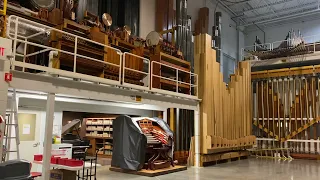 "Winter Wonderland" played on the Carma Labs orchestral organ