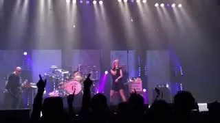 Garbage "Stupid Girl" Forest National 05/11/2015