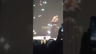 Adele chasing pavements Palacio de los Deportes