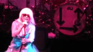 Blondie Live - "Union City Blue" In Sydney, Australia