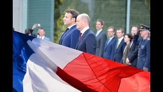 Ehrenbataillon - Frankreichs Präsident Macron - militärische Ehren