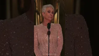 #jamieleecurtis Priceless Expression: "I Just Won an Oscar" Moment! 🌟😲 #oscarwinner #shorts