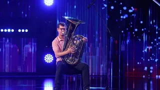 Românii au talent 2021: Attila Csoma a făcut spectacol pe scenă cu un instrument muzical inedit!