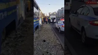 Трамвай насмерть сбил пешехода в Улан-Удэ. Видео с места