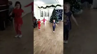 Сказочный патруль танцует 💃💃💃  Новогодний танец сказочного патруля )) Вспоминаем как было )))