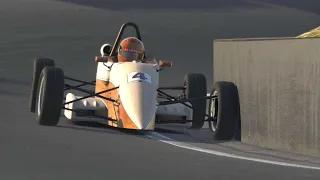 Formula Ford has a ridiculous amount of action in iRacing - Race Highlights Bathurst / Mt. Panorama