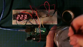 Temperature output from DS18B20 sensor to 4-segment LED indicator using Arduino