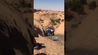 Land Rover Lightweight Hells Revenge - Hells Gate (Hells Revenge) like a Boss!! Moab, UT