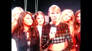 Taylor Swift farted on the MTV VMAs