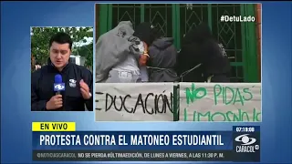 Estudiantes se encadenan para exigir medidas contra el matoneo escolar