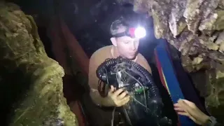 Inside Thai cave with rescue divers