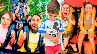 NOS VAMOS A UN PARQUE DE ATRACCIONES TODOS MENOS JULEN | Familia Amiguindy