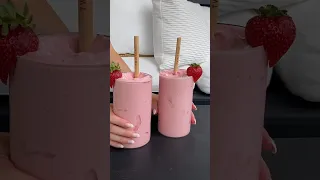 strawberry milkshake smoothie! day 20 challenge