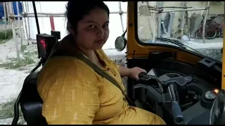 How to drive an Indian auto rickshaw