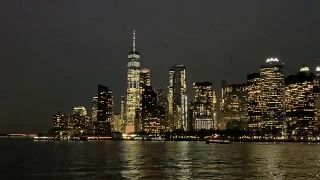 Нью-Йорк. Нижний Манхэттен. Lower Manhattan skyline view from moving Staten Island ferry