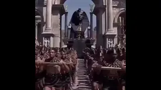 Cleopatra ( Liz Taylor) entering Rome
