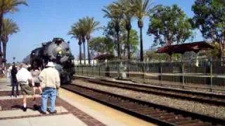 Santa Fe 3751 Steam Engine arrives in Fullerton CA May 2 2010