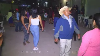 Baile en Tototepec, Regino Aguilar y Sus Teclados