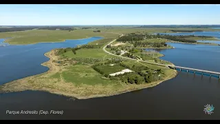 Video aéreo sobre el río Negro, puentes en ruta 3, parques Andresito y Bartolomé Hidalgo M3 13041 50