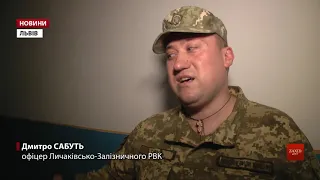 У Львові працівники військкомату з журналістами вирушили в рейд за призовниками