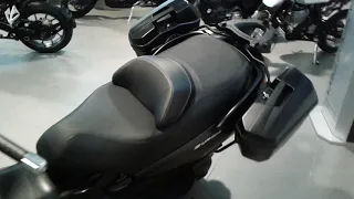 Suzuki Burgman 650 Executive black 18