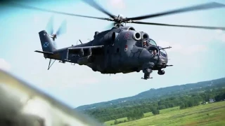 Les hélicoptères russes Mi-24 et Mi-35 à l'entrainement