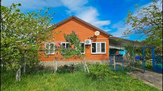 Уютный обжитой дом в поселке городского типа Ильский | Холмы, природа, большой земельный участок.
