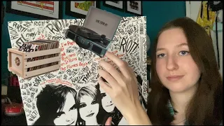 ASMR 🎶  My Vinyl Record Collection (Soft Spoken, Tapping, Tracing)