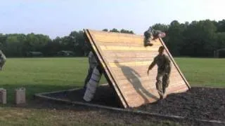 RAW VIDEO: Military personnel negotiate Air Assault obstacle course [HQ]