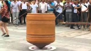 Record-breaking spinning top spun in southwest China