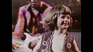 3 Year Old Boy Meets Jimi Hendrix On Stage