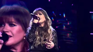 Kelly Clarkson performs My Life Would Suck Without You in Atlantic City, NJ on 5/11/24.