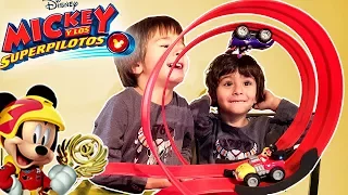 Juguetes MICKEY Y LOS SUPER PILOTOS PISTA VERTICAL!! MICKEY AND THE ROADSTER RACERS DELUXE TRACK SET