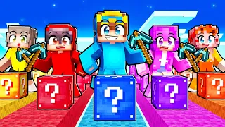 Playing a 5 PLAYER LUCKY BLOCK RACE in Minecraft!