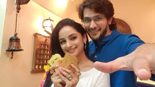 Madirakshi Mundle in a magic trick with Abhay Vakil