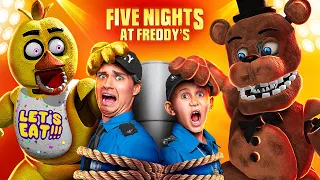 Five Nights at Freddy's în Viața Reală! Garda de Securitate de Noapte Lipsește!