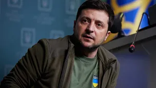 "Він безбашений": Подоляк спростував чутки про виїзд Зеленського з України