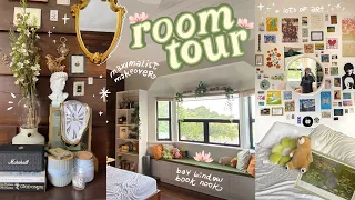 ROOM TOUR of a maximalist gemini 🪷🫧 artsy, light academia, cozy cabin vibes