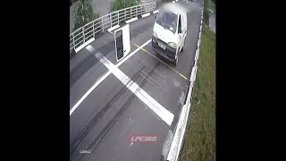 Minivan loses door while starting uphill