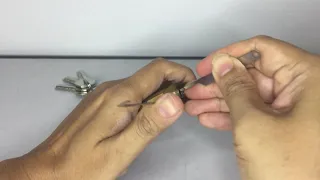 [26] Picking Dimple Padlock using Half Diamond Pick from Lockmaster Credit Card Pick Set V2