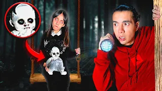 DANIELITA ENCONTRÓ UNA MUÑECA MALDITA EN EL BOSQUE *Algo muy malo le sucede* 😰😣 | Karla Bustillos