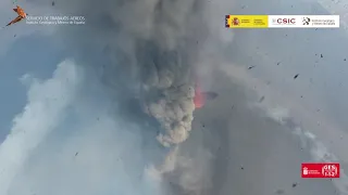 Dron se acerca demasiado a la columna de piroclastos (30/9/21). Erupción La Palma IGME-CSIC