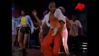 ▶ TINA TURNER REHEARSES WITH DANCERS IN JOHANNESBURG   SOUTH AFRICA 1996   YouTube 360p