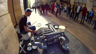 EL LOREN / busking in Bordeaux 2017 - Bucket Pipe Drummer