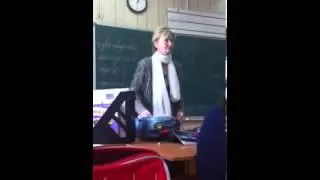 Учительница зажигает на уроке смотреть до конца