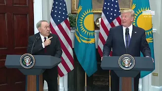 назарбаев жал руку трампу