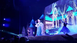 Elsa & Anna Frozen Sing-Along at Disney Hollywood Studios